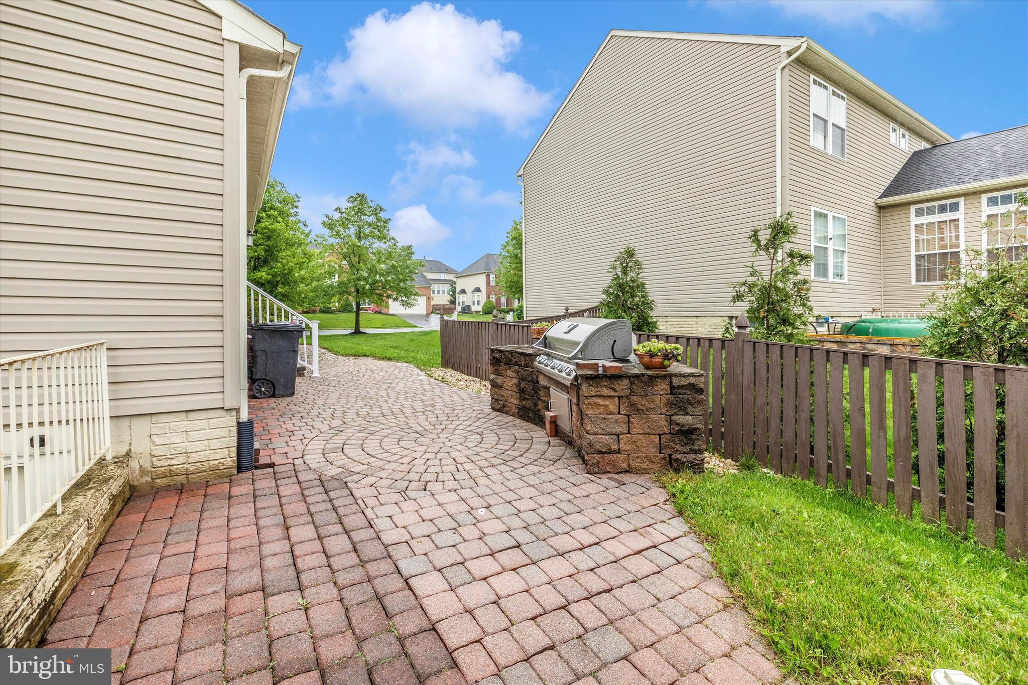 BROOKFIELD - Residential