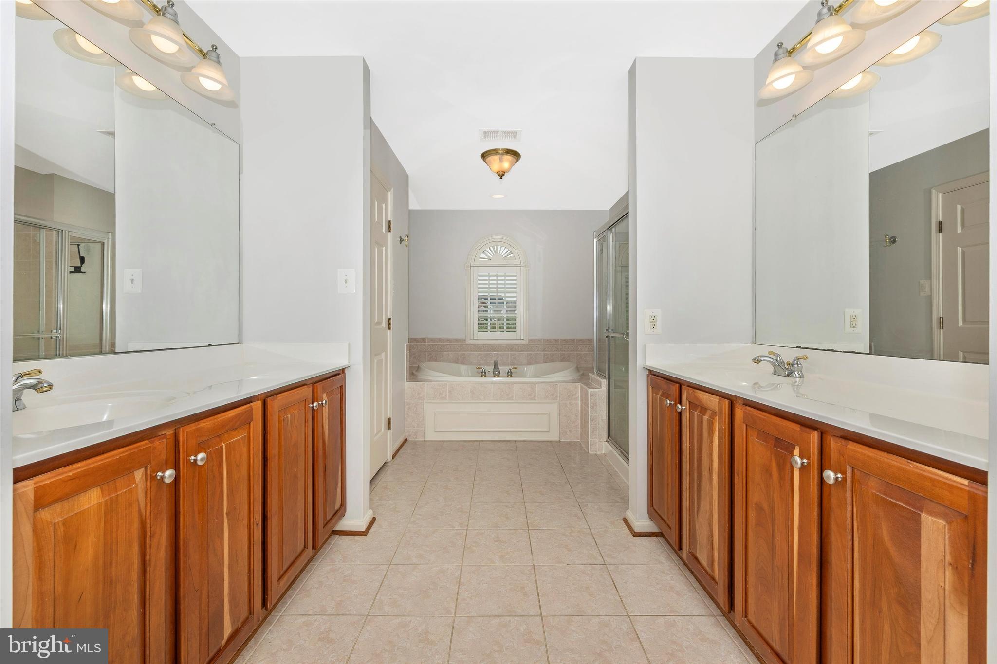 BROOKFIELD - Residential