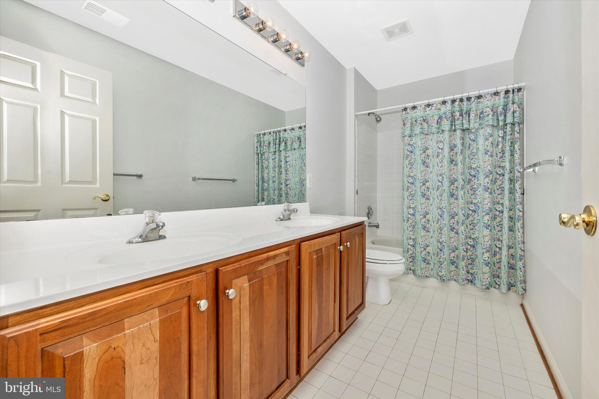 BROOKFIELD - Residential