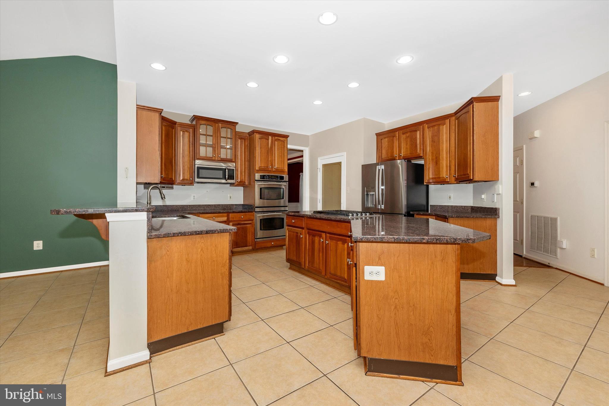 BROOKFIELD - Residential