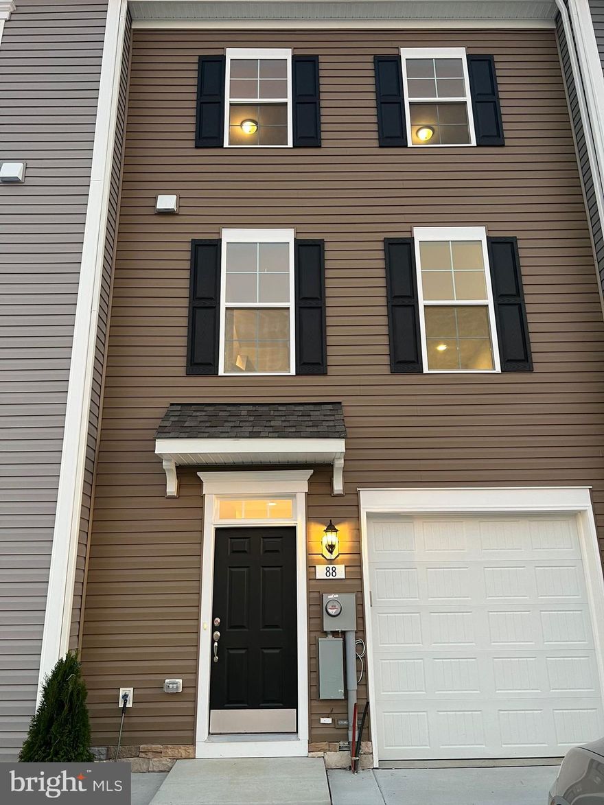 Brand New Town Home 4 Bed Rooms, 3.5 Bath,