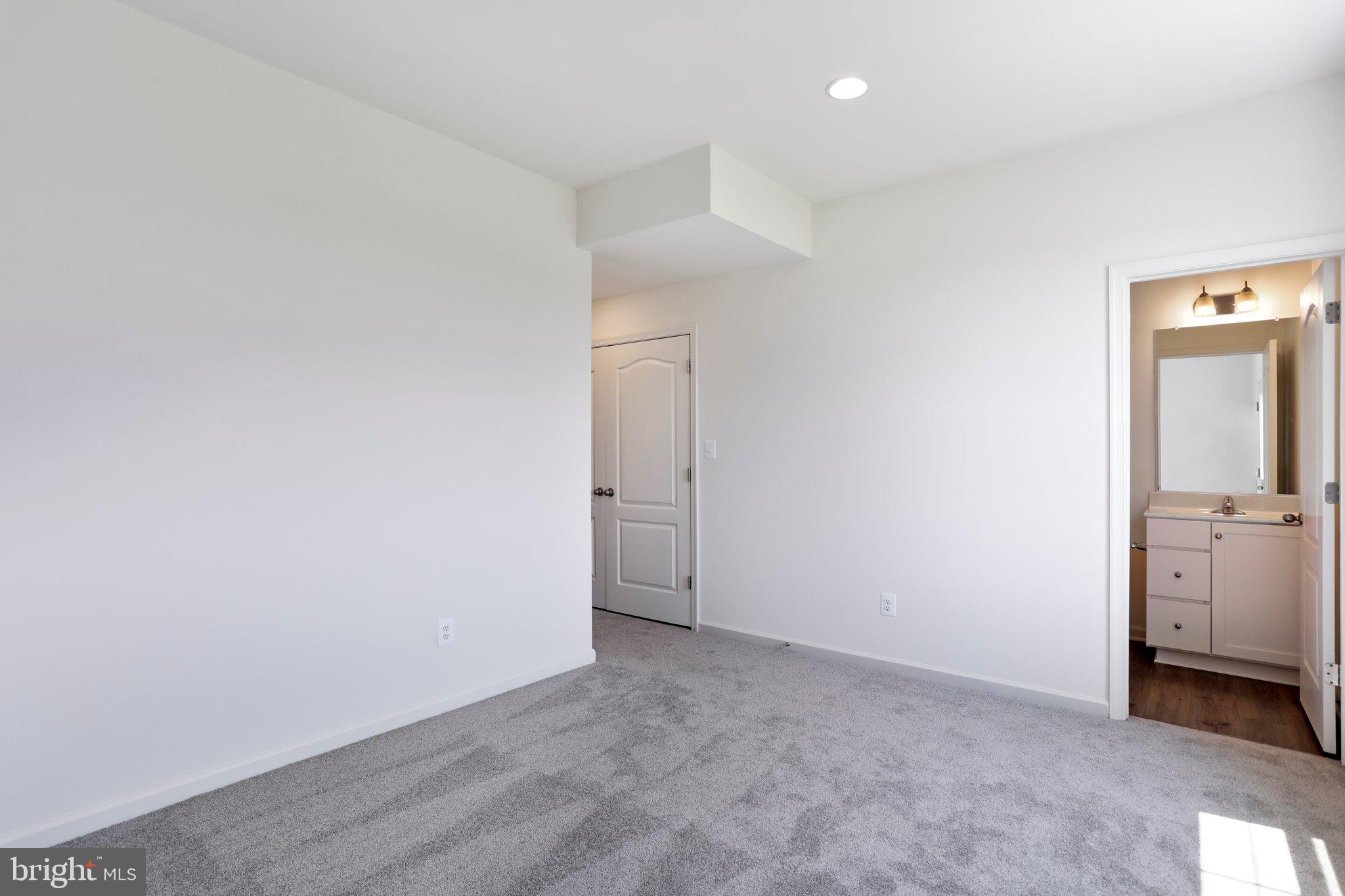 OVERLOOK AT RIVERSIDE - Residential Lease