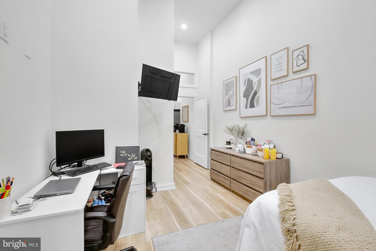 CENTER CITY - Residential Lease