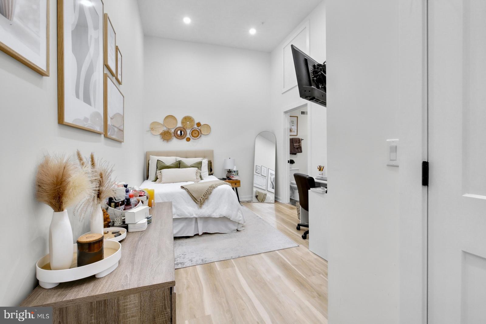 CENTER CITY - Residential Lease