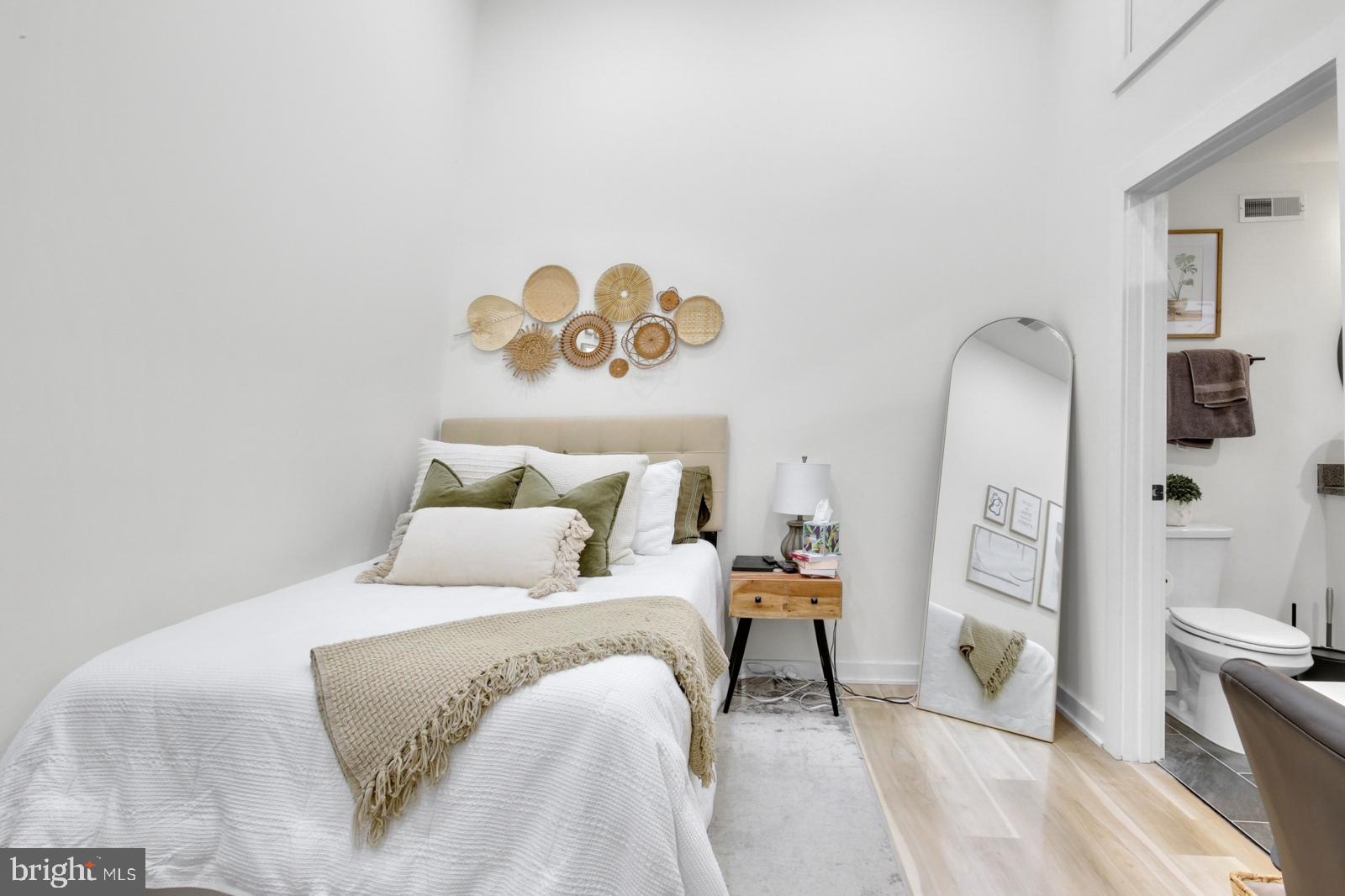 CENTER CITY - Residential Lease