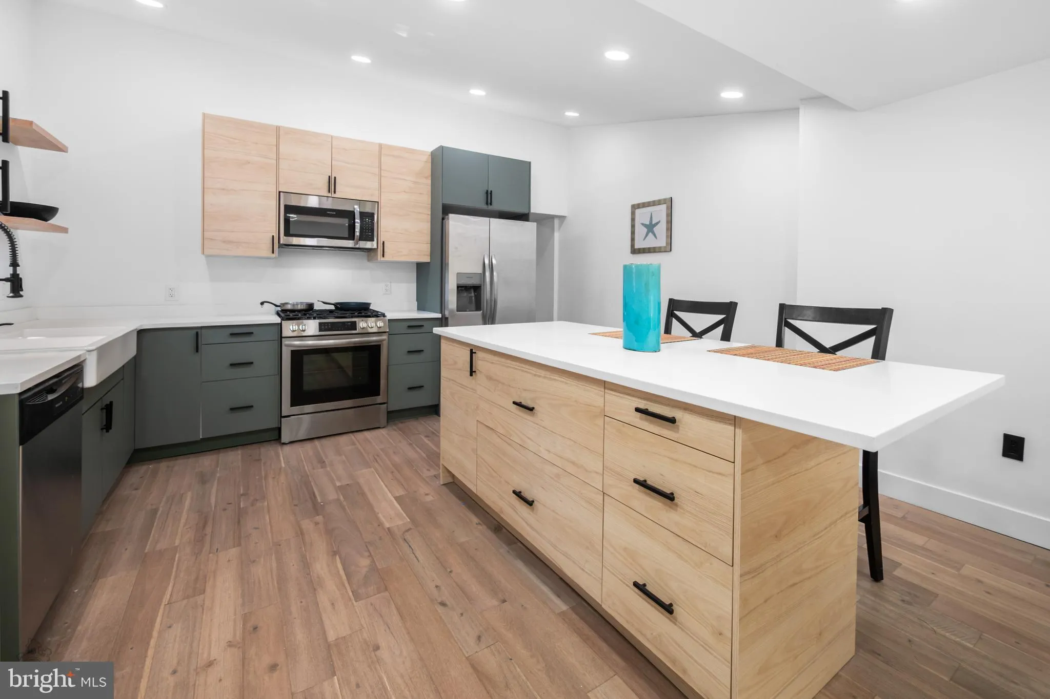 Philadelphia, Pennsylvania 19119, United States, 3 Bedrooms Bedrooms, ,2 BathroomsBathrooms,Residential,Pending,201552