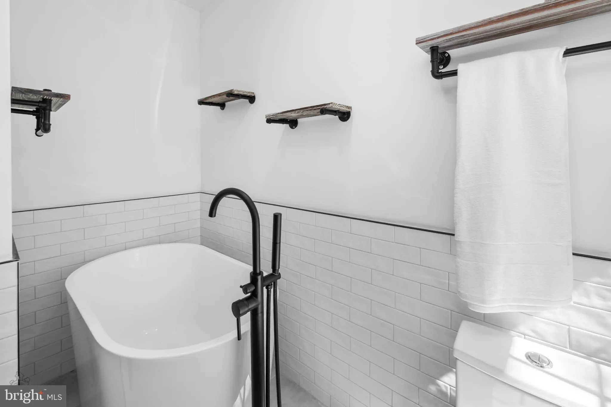 Philadelphia, Pennsylvania 19119, United States, 3 Bedrooms Bedrooms, ,2 BathroomsBathrooms,Residential,Pending,201552