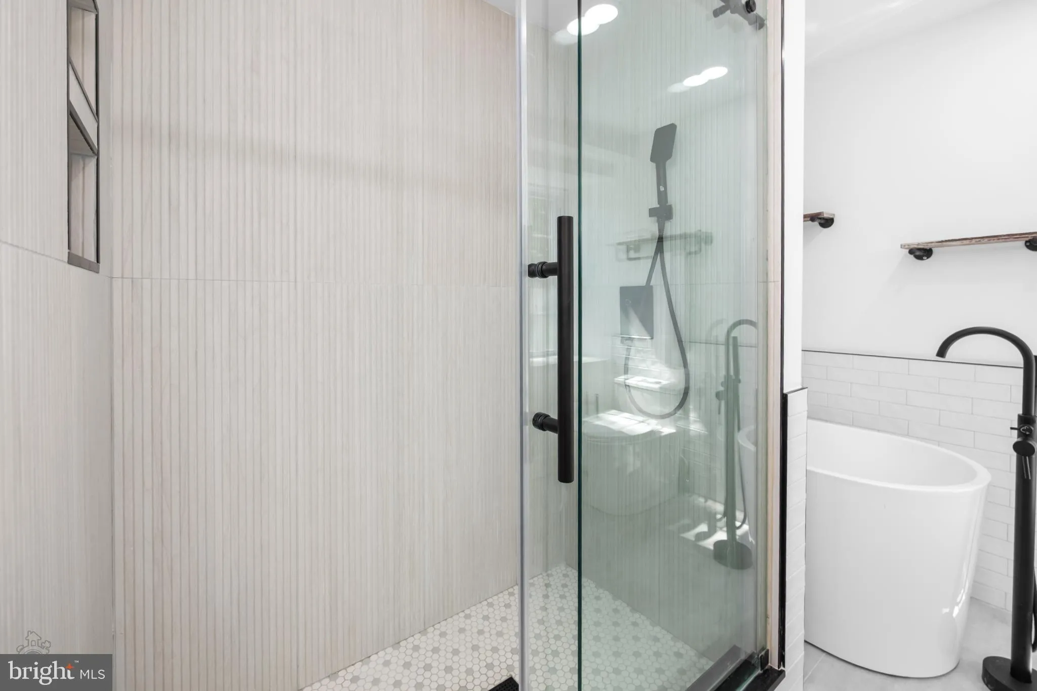 Philadelphia, Pennsylvania 19119, United States, 3 Bedrooms Bedrooms, ,2 BathroomsBathrooms,Residential,Pending,201552