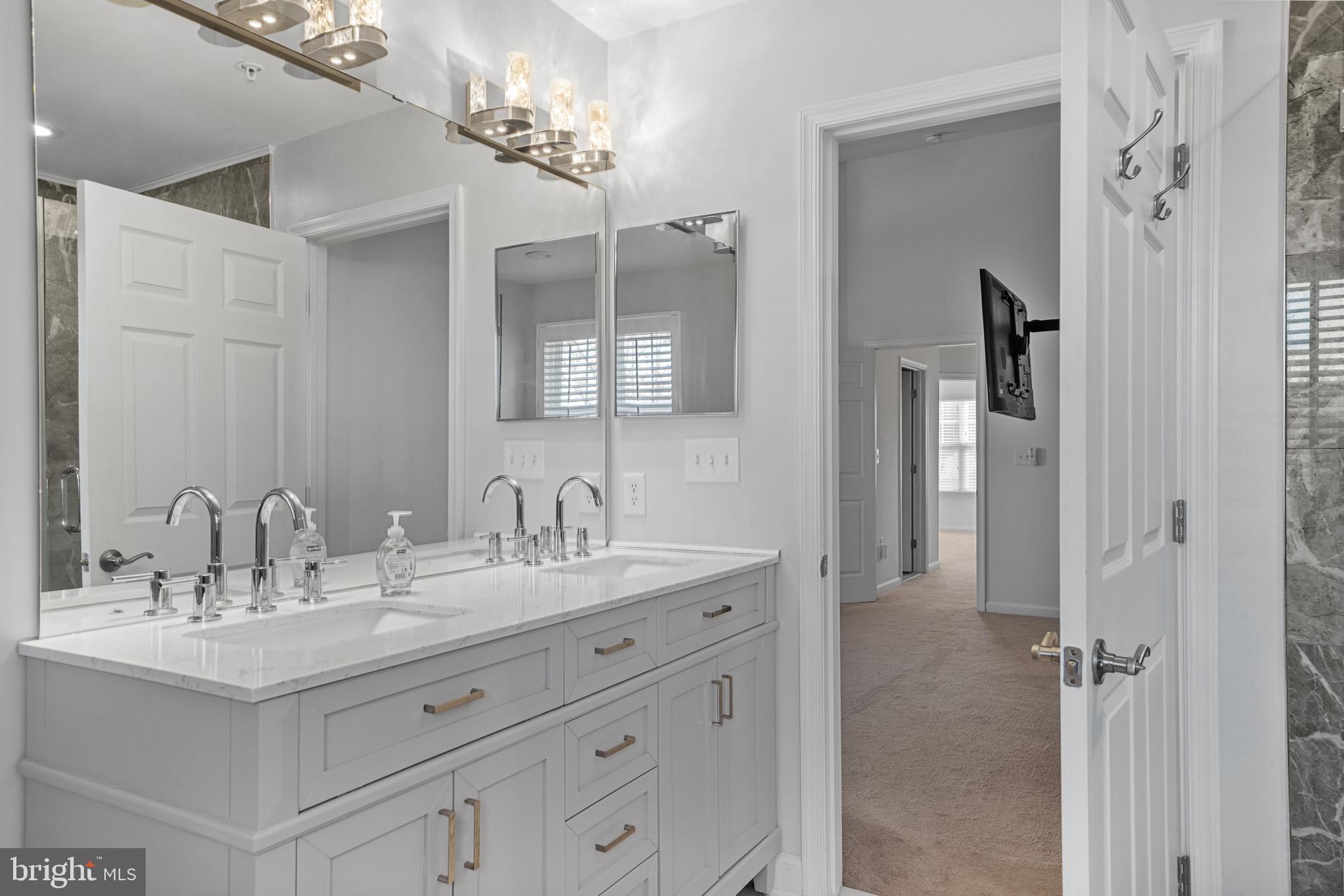 OAK TREE LANDING - Residential