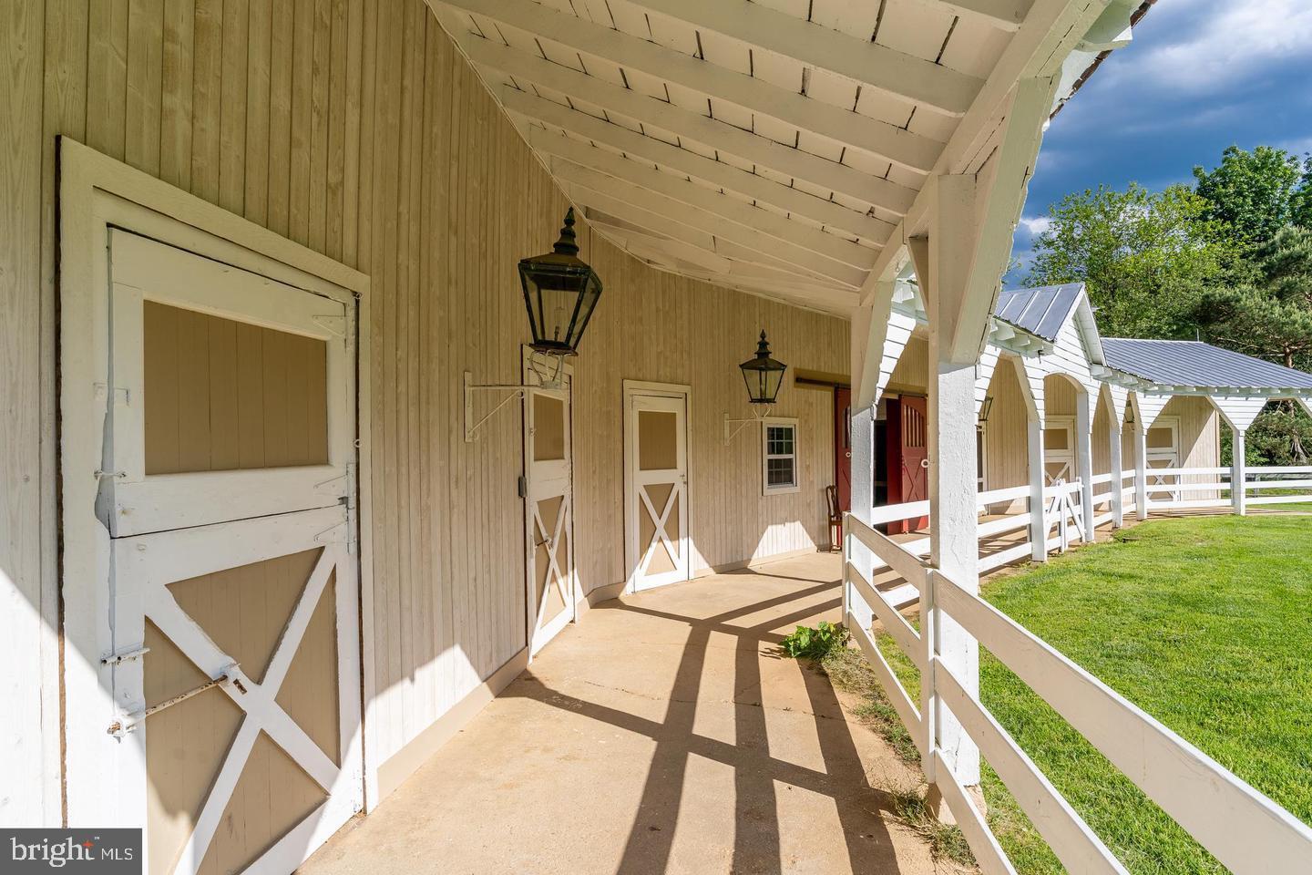 NORTH POTOMAC - Residential