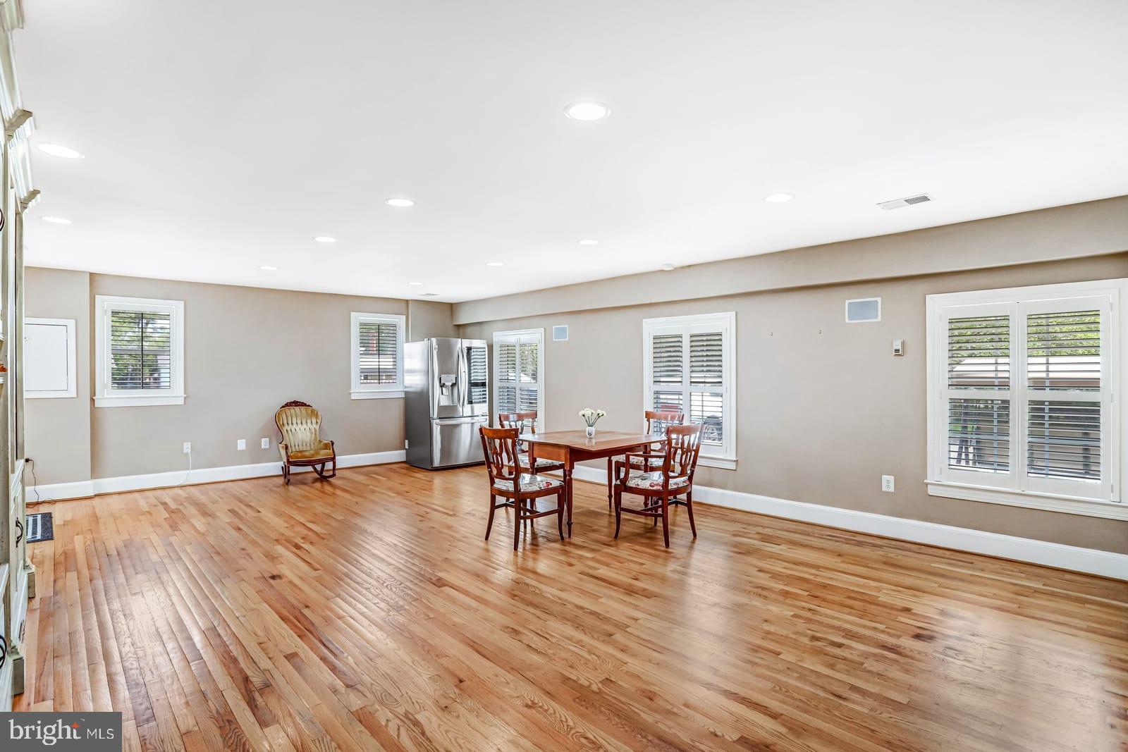 NORTH POTOMAC - Residential