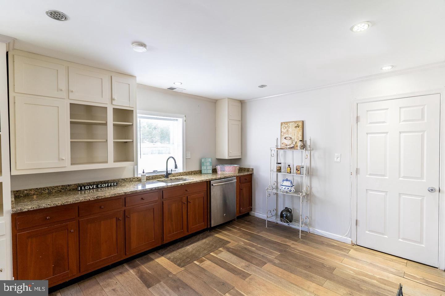 NORTH POTOMAC - Residential