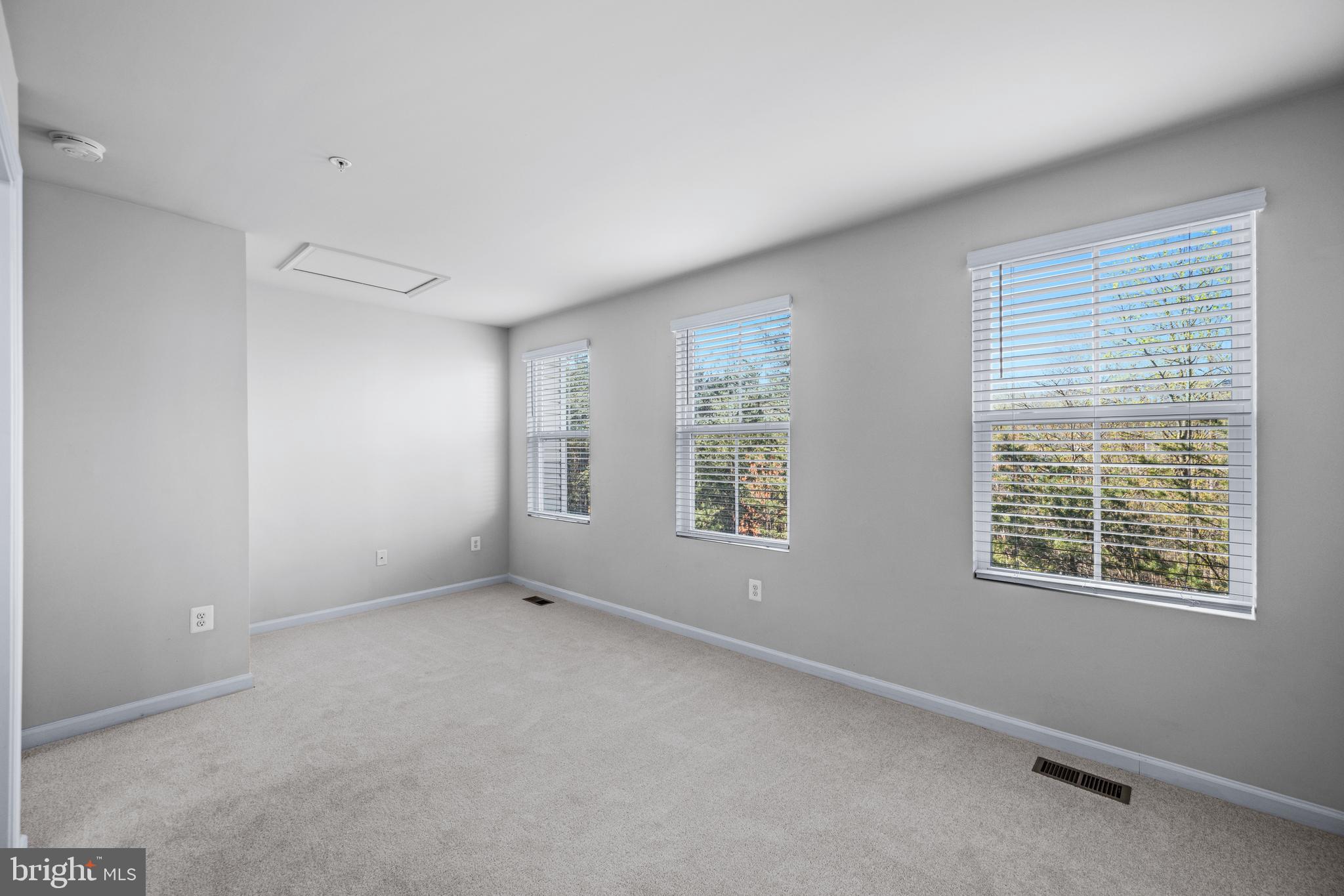 OXFORD SQUARE - Residential