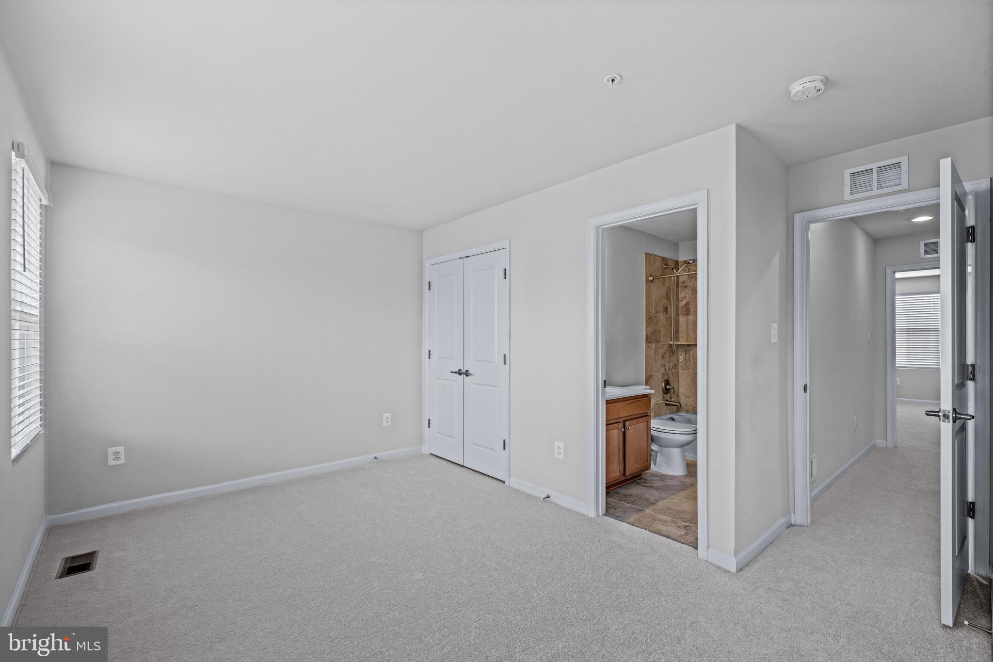 OXFORD SQUARE - Residential