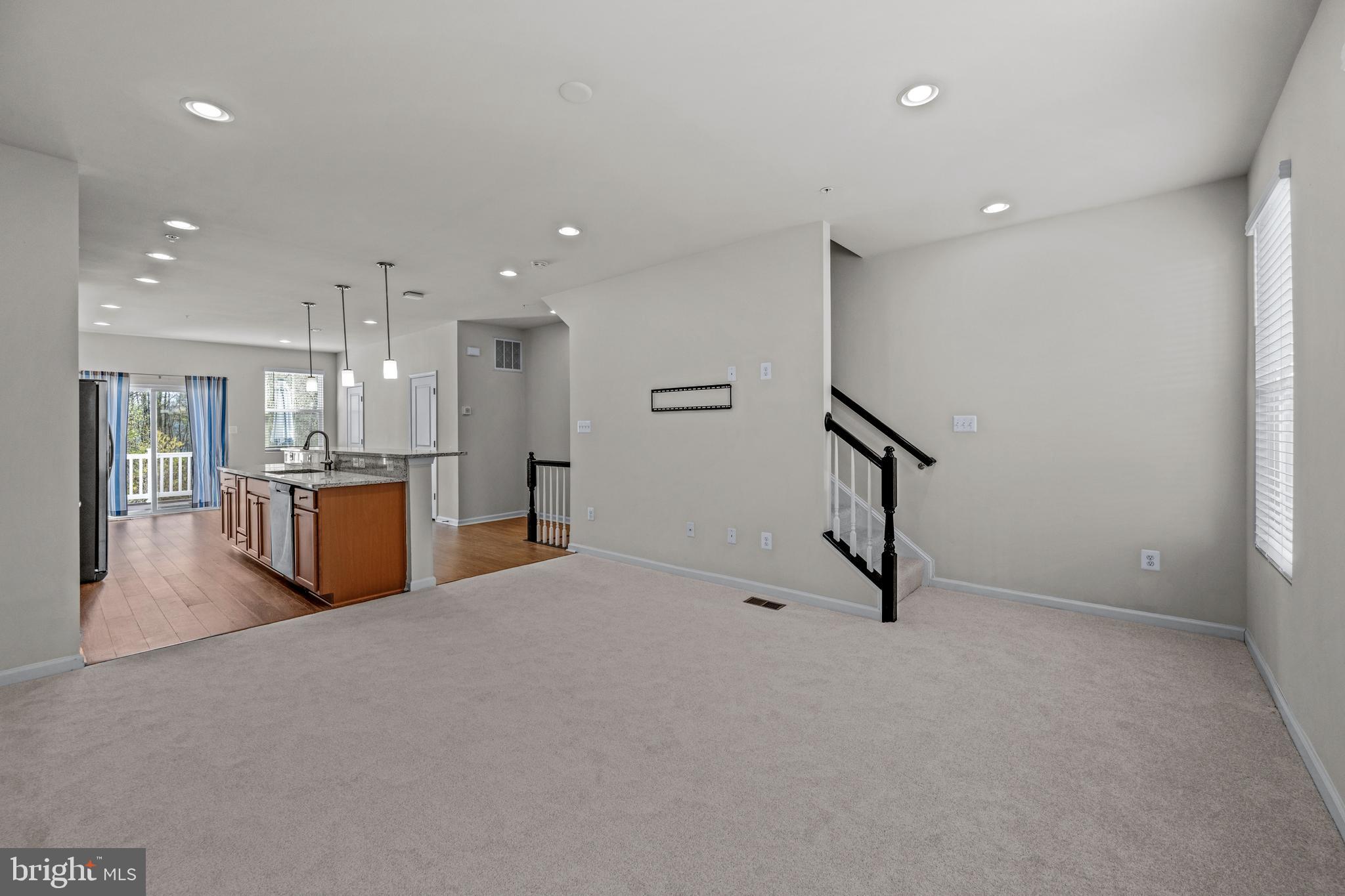 OXFORD SQUARE - Residential