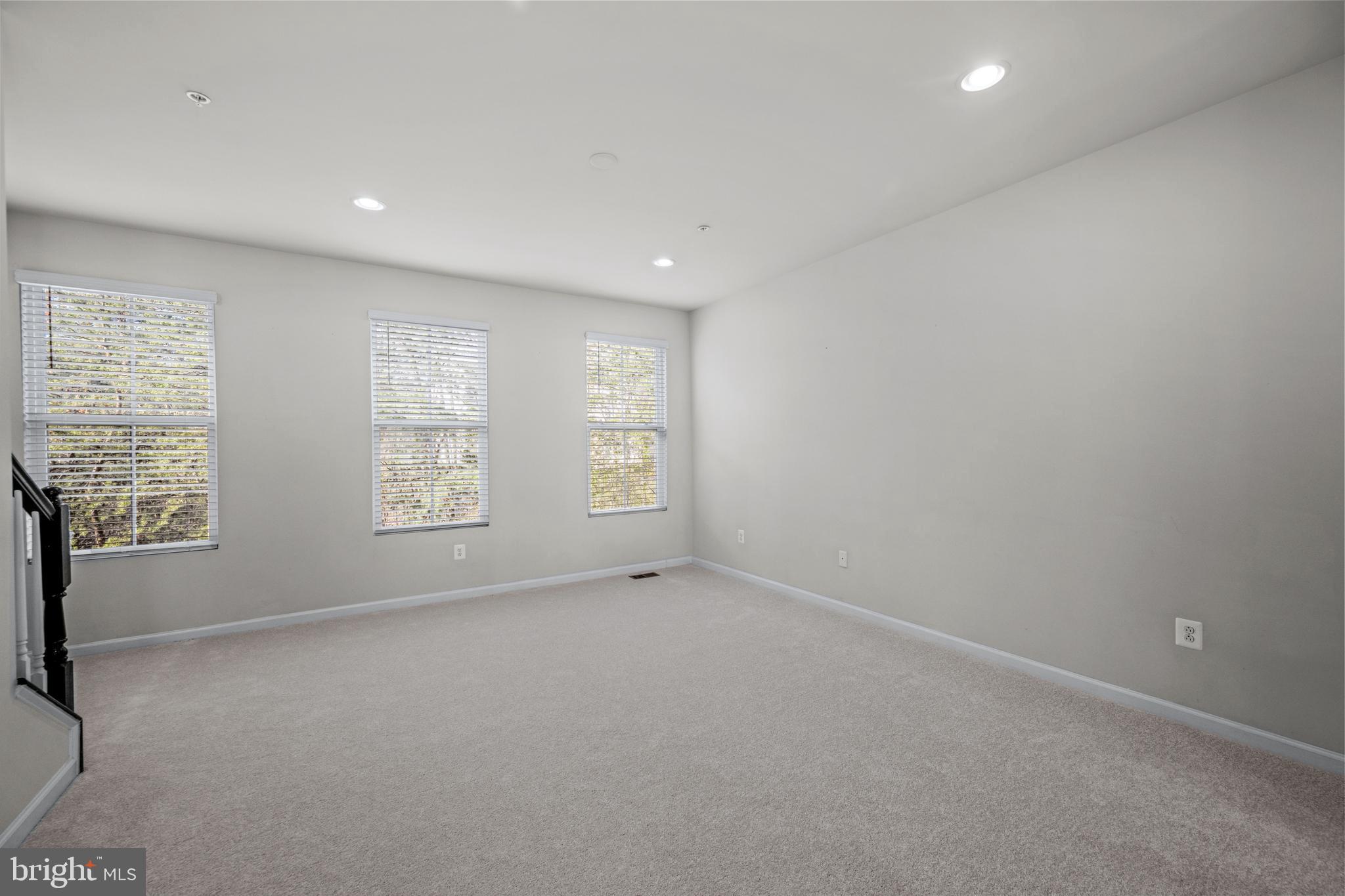 OXFORD SQUARE - Residential