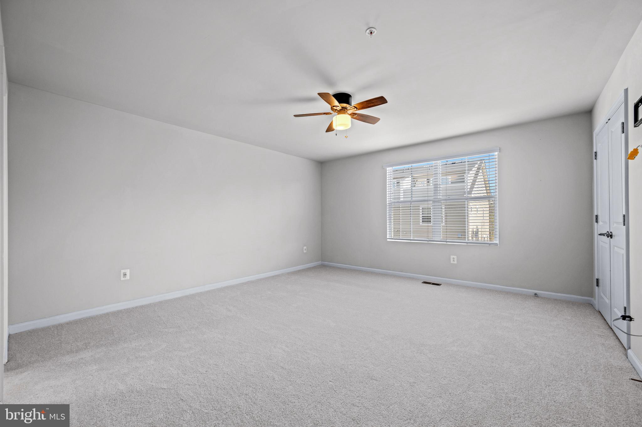 OXFORD SQUARE - Residential