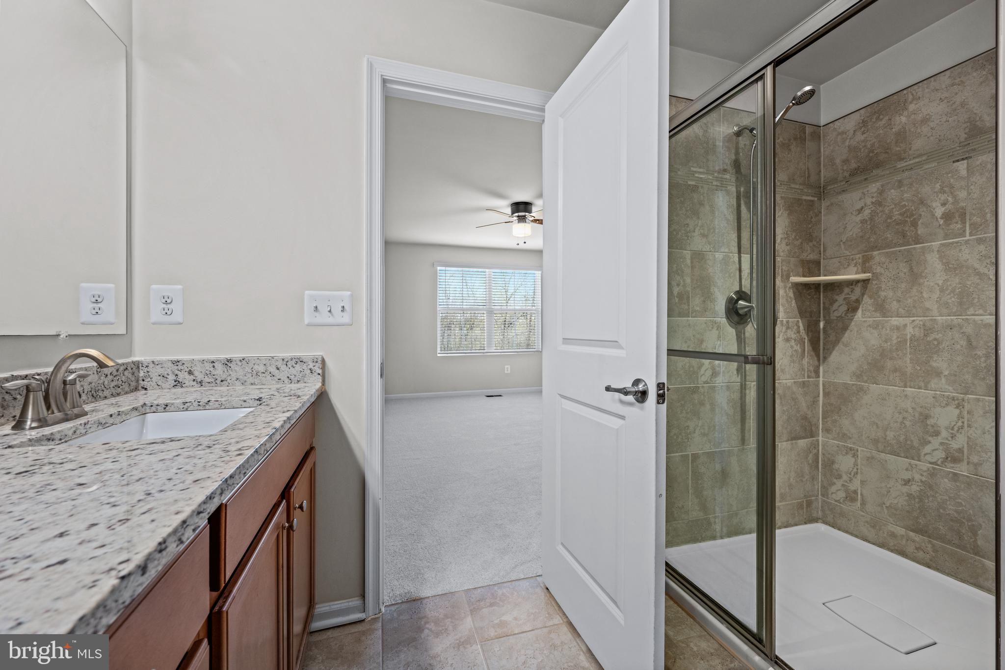 OXFORD SQUARE - Residential