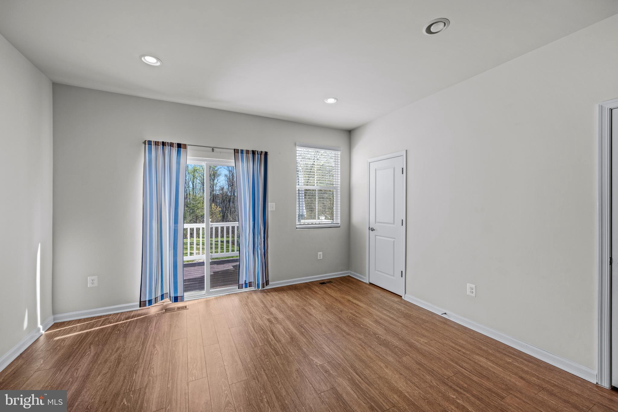 OXFORD SQUARE - Residential