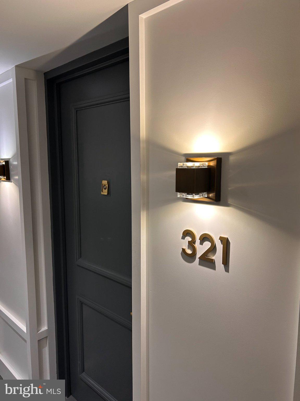 1637 OAKWOOD DRIVE CONDO 321