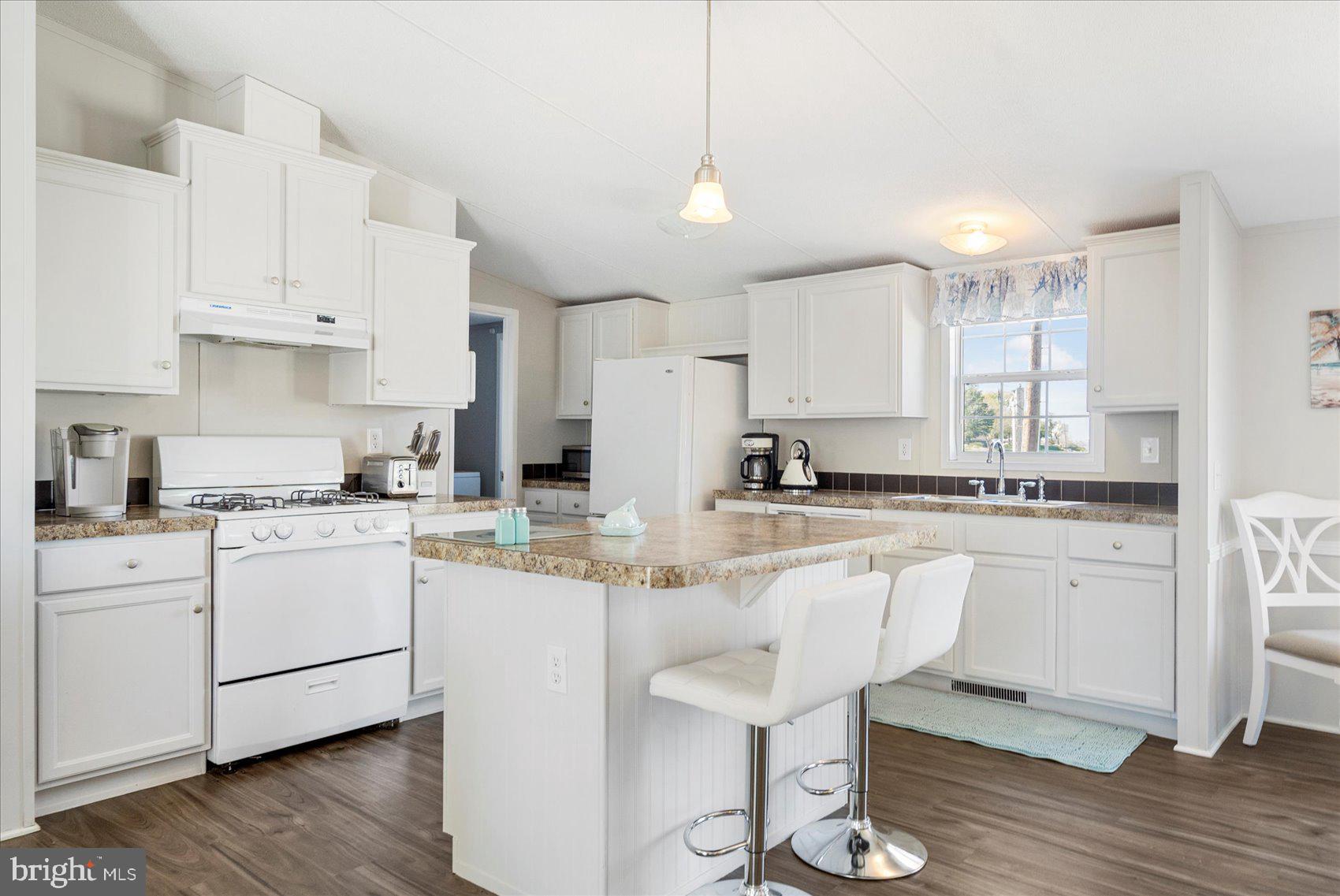 BAYWOOD MOBILE HOME PARK - Residential