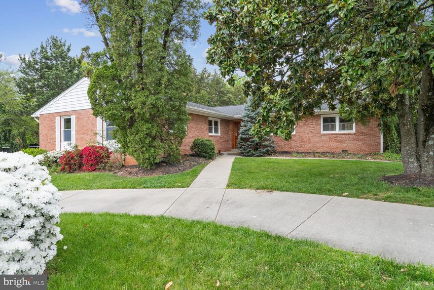 OPEN HOUSE SUNDAY MAY 19th from 2:00 to 4:00 PM
Offered to the market for the first time in many years, this spacious four-bedroom home sited on almost one half-acre (!!!) offers an amazing opportunity in a prime Alexandria location. Although sold as-is, the home has a quality of construction that will serve the next owner very well. Beautiful hardwood floors throughout. And an amazing atrium / sun room is the perfect addition to view and enjoy the huge backyard. Centered perfectly between separate living, dining and family rooms, the kitchen creates an open and spacious hub for the easy flow of this home. Feel free to move in now and renovate later or update now and enjoy your own personal touches - either way this is an opportunity not to be missed. This central location is hard to beat with shopping, dining, parks and transit within walking distance. Commuters will enjoy the close proximity to the Pentagon, Amazon HQ2, Reagan National, and Downtown D.C. Don't miss this rare opportunity.