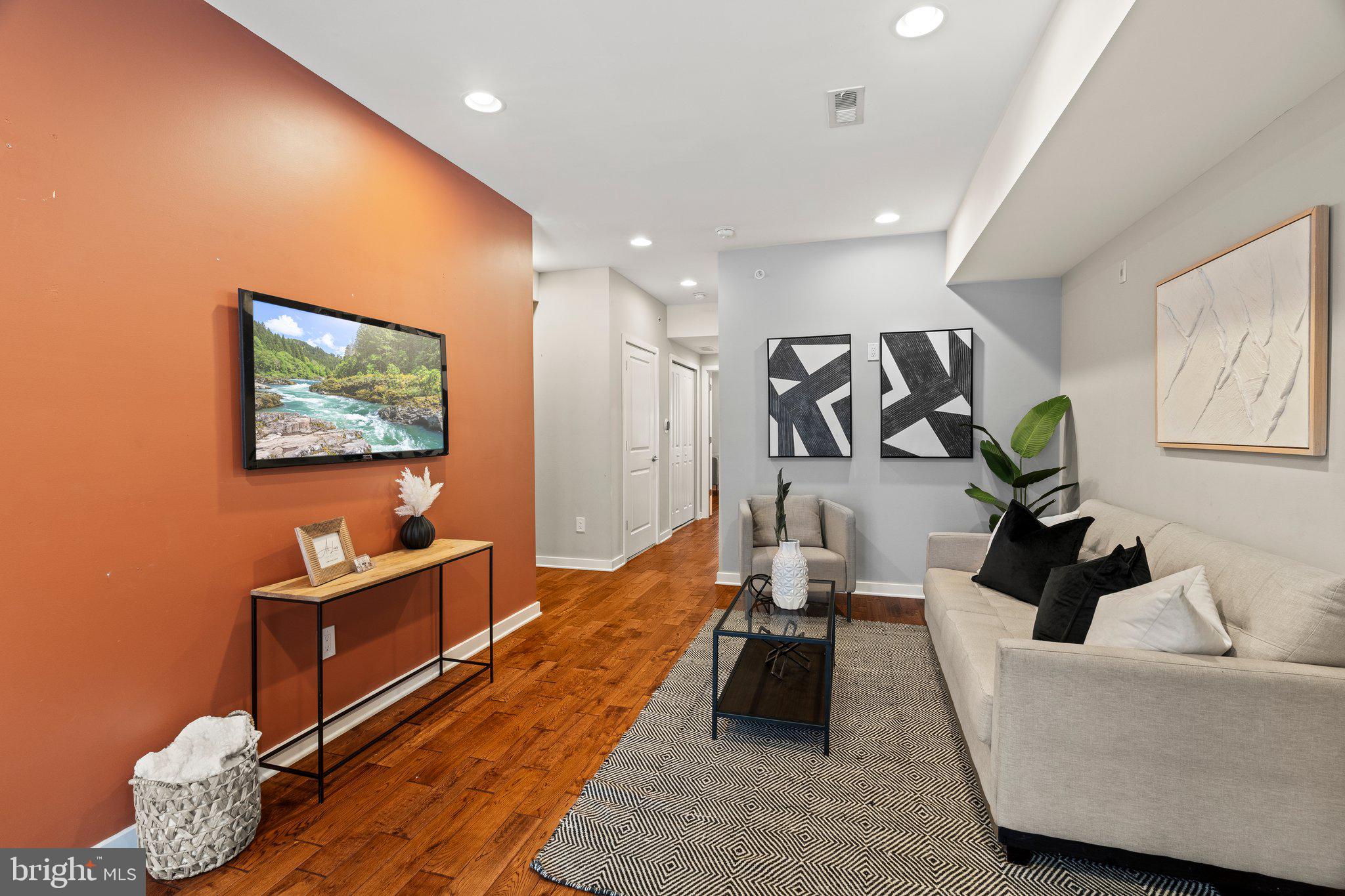 1416 PARRISH STREET 3