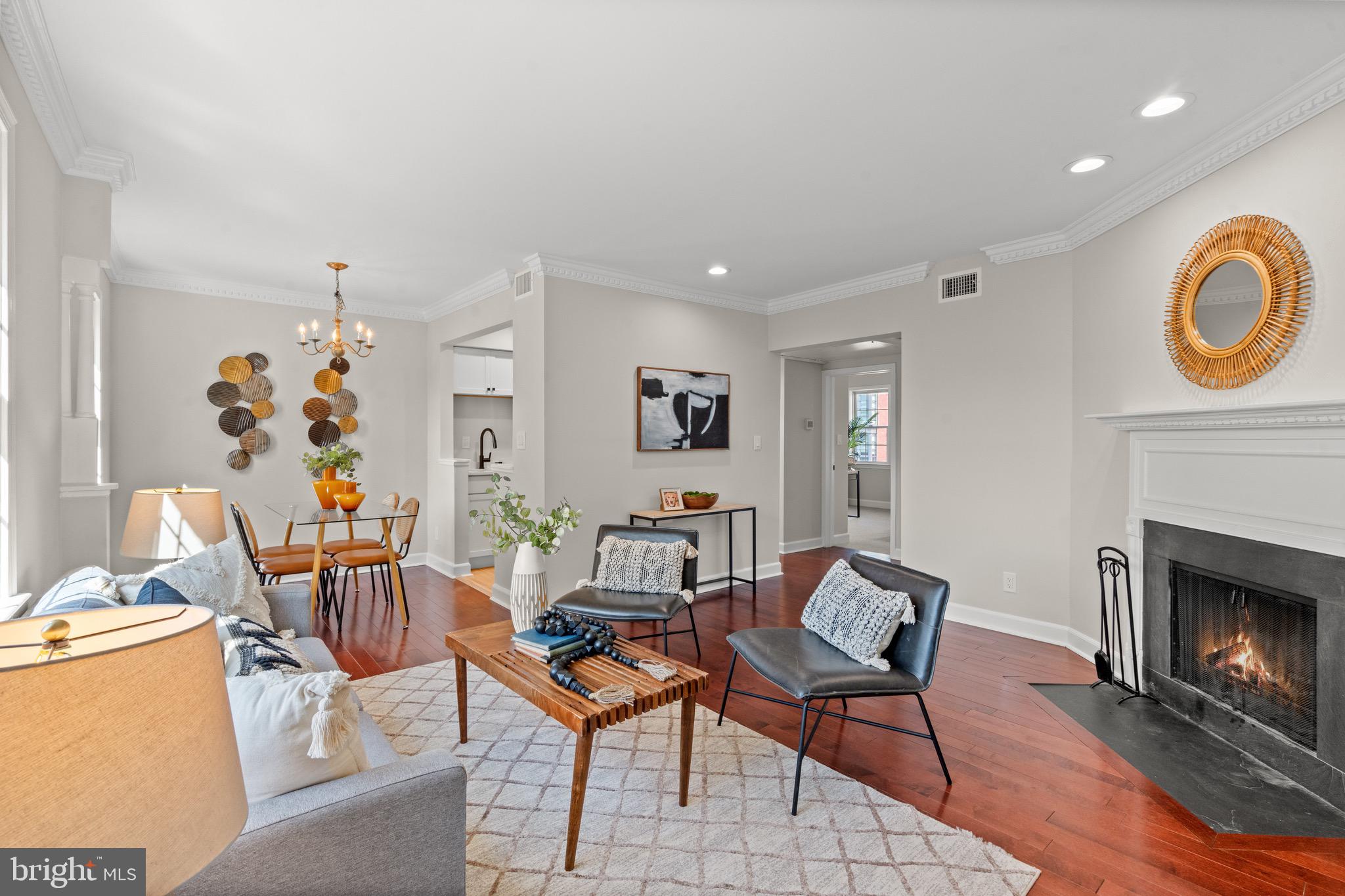 1205 N PITT 3C