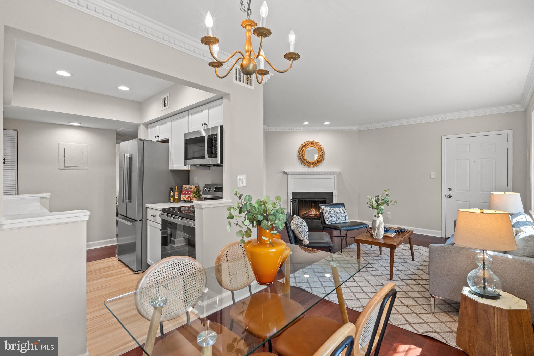 1205 N PITT 3C
