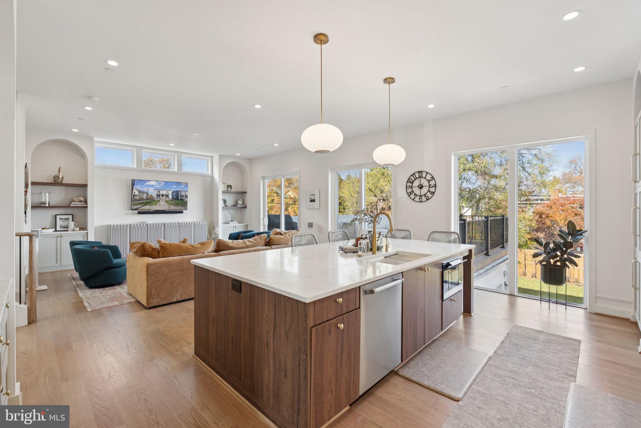 1708 LAWRENCE STREET NE