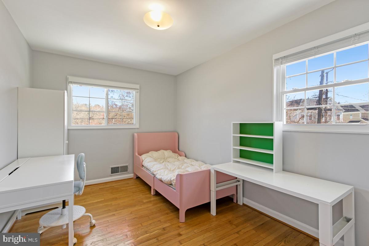 OAKWOOD KNOLLS - Residential