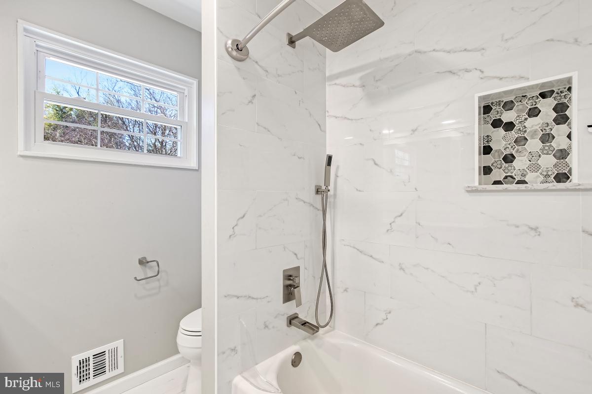 OAKWOOD KNOLLS - Residential