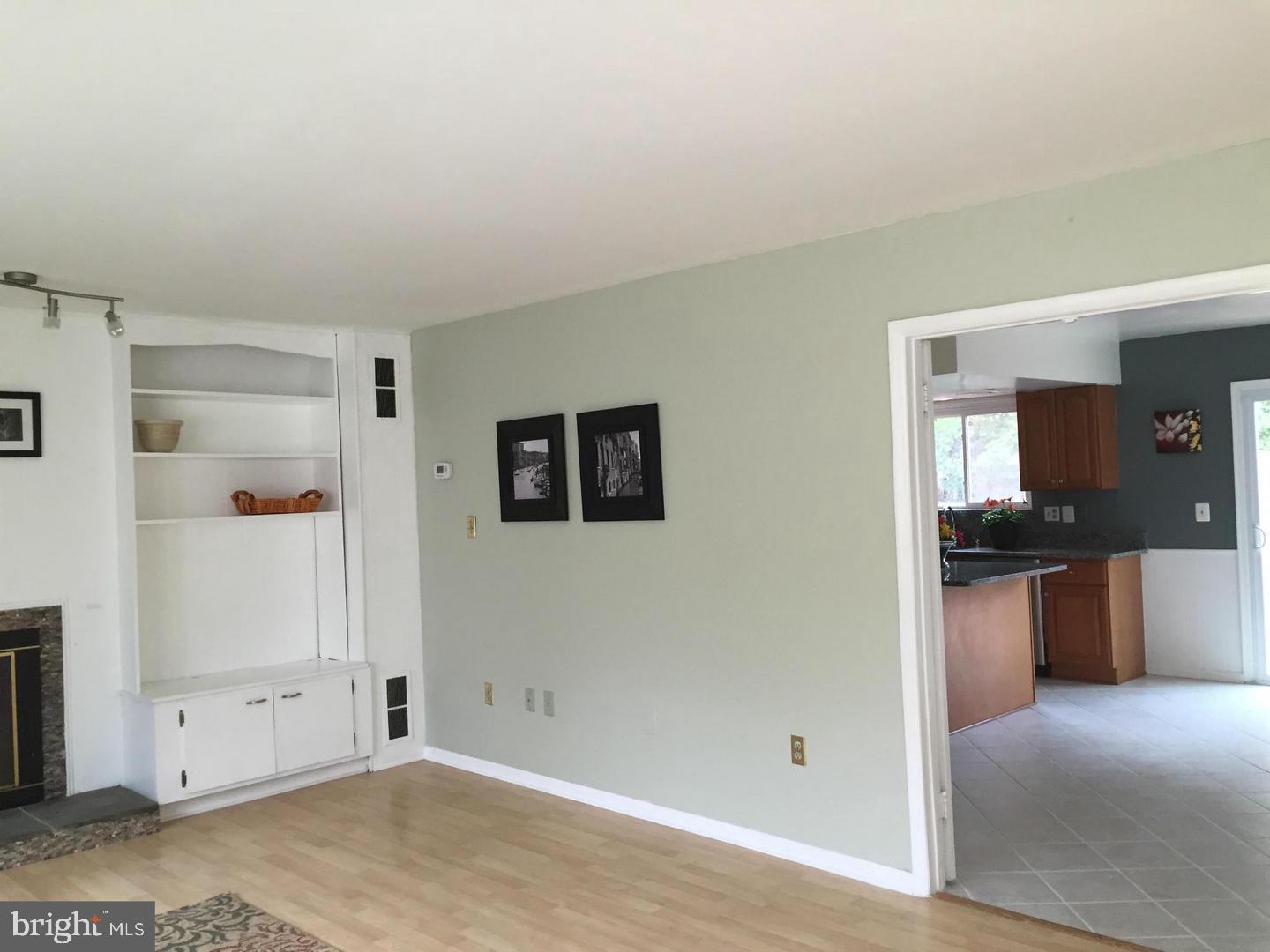 RESTON - Residential Lease