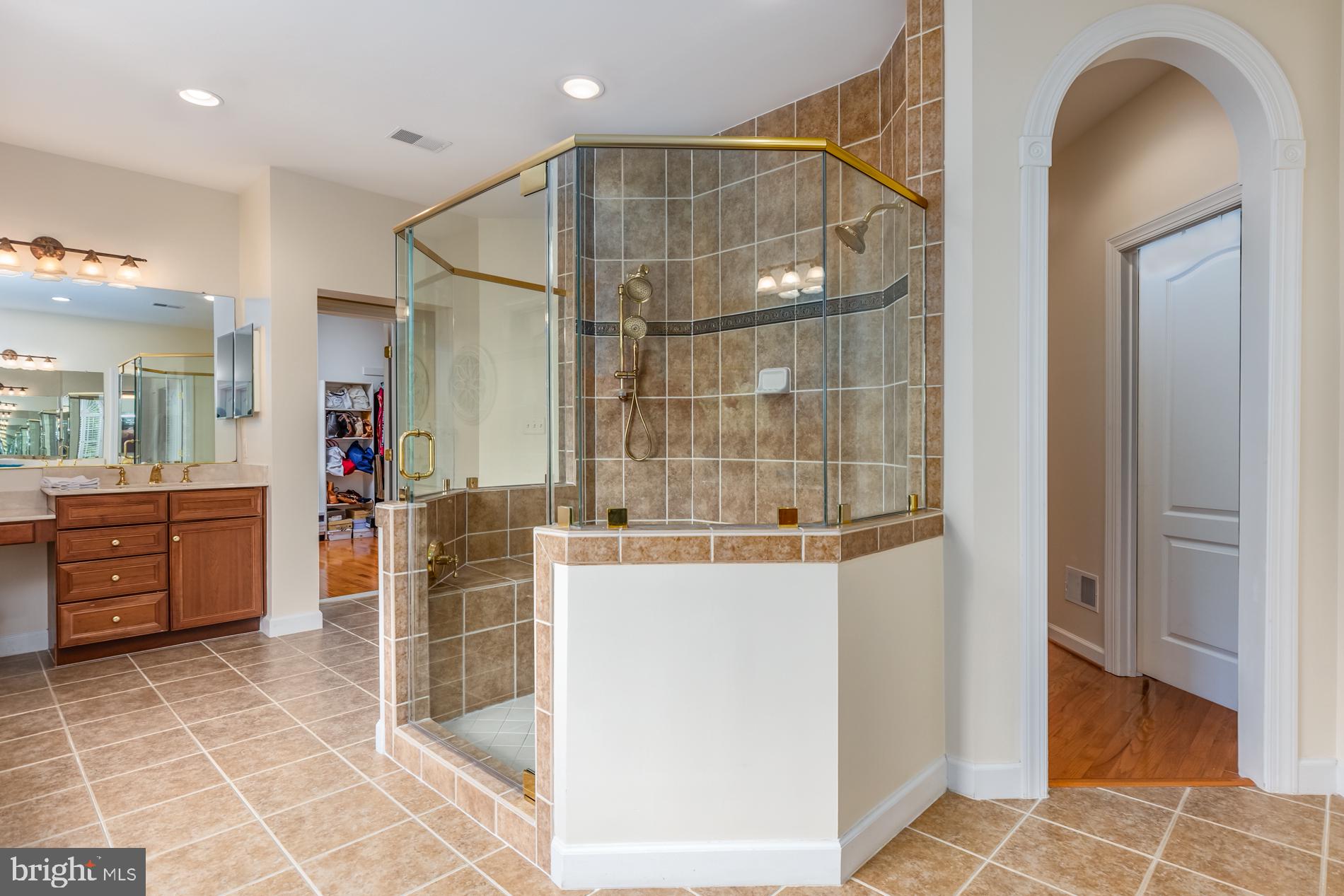 HUNTING HILLS - Residential