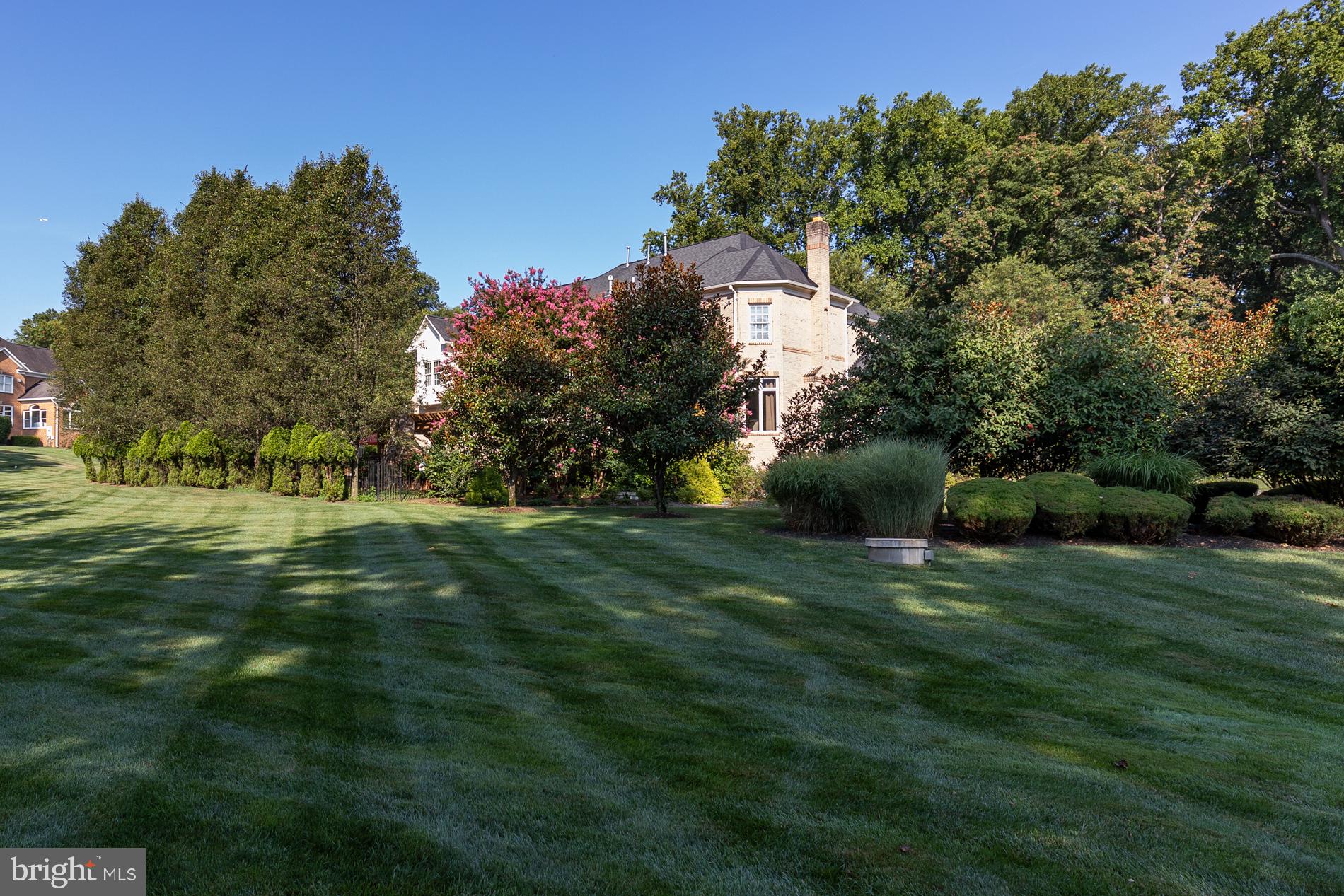 HUNTING HILLS - Residential