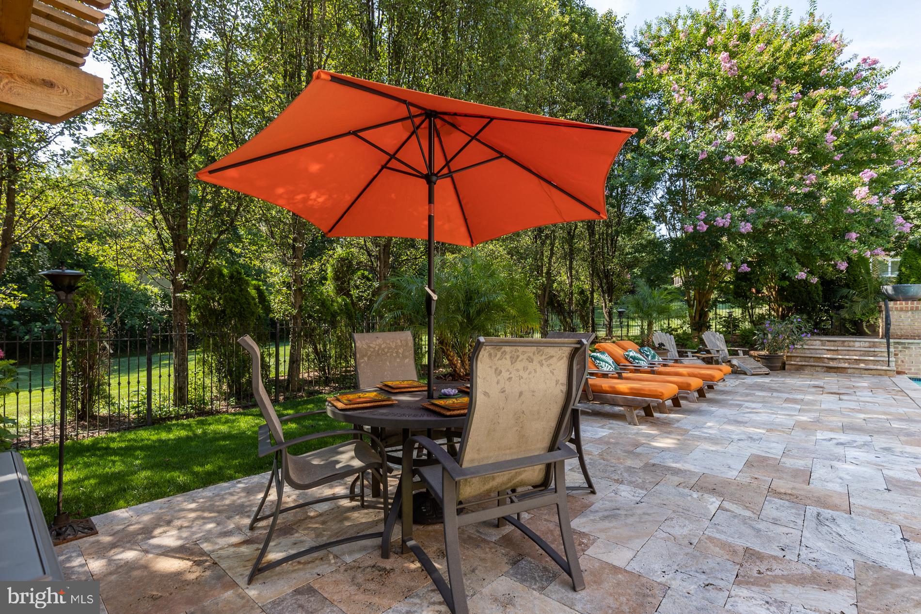 HUNTING HILLS - Residential