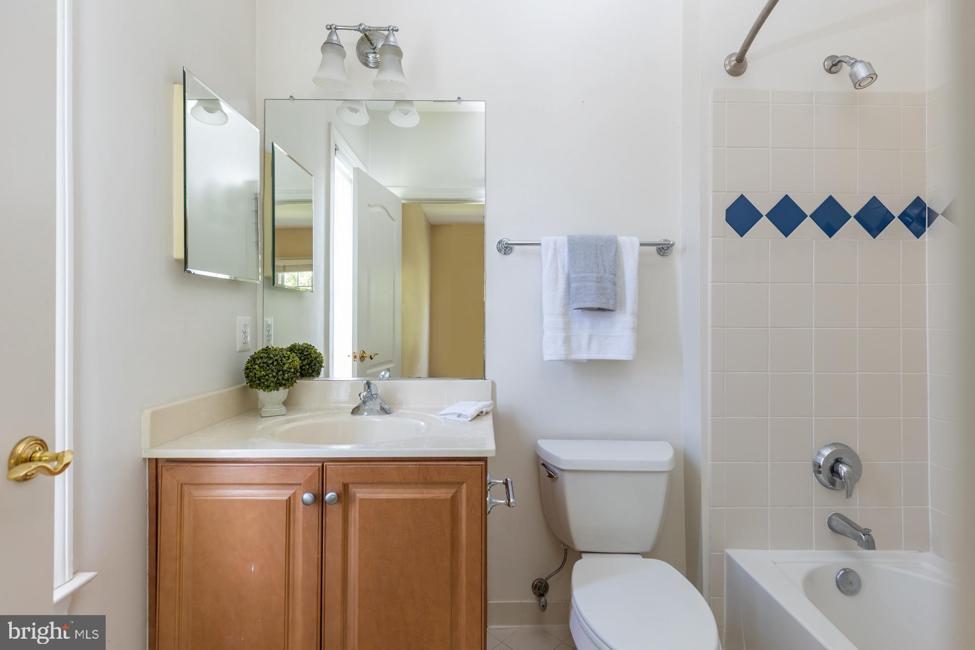 HUNTING HILLS - Residential