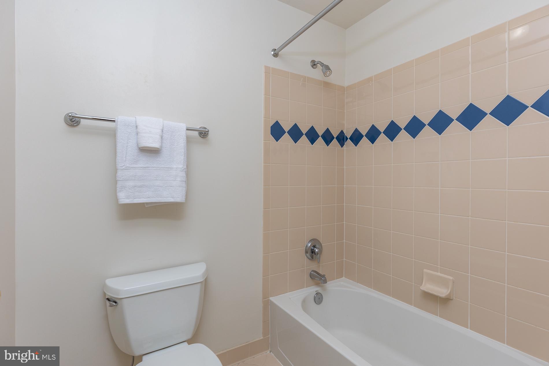 HUNTING HILLS - Residential