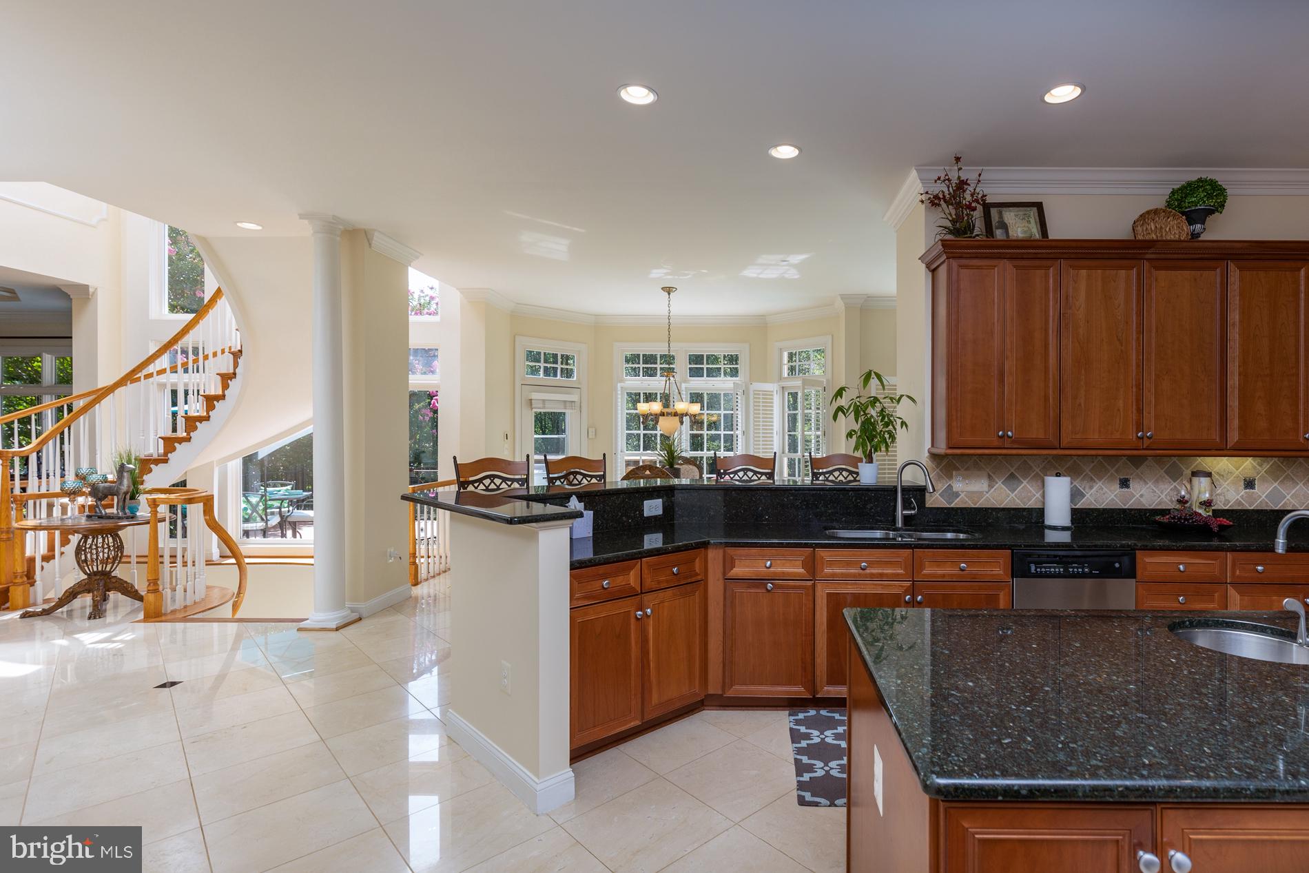 HUNTING HILLS - Residential