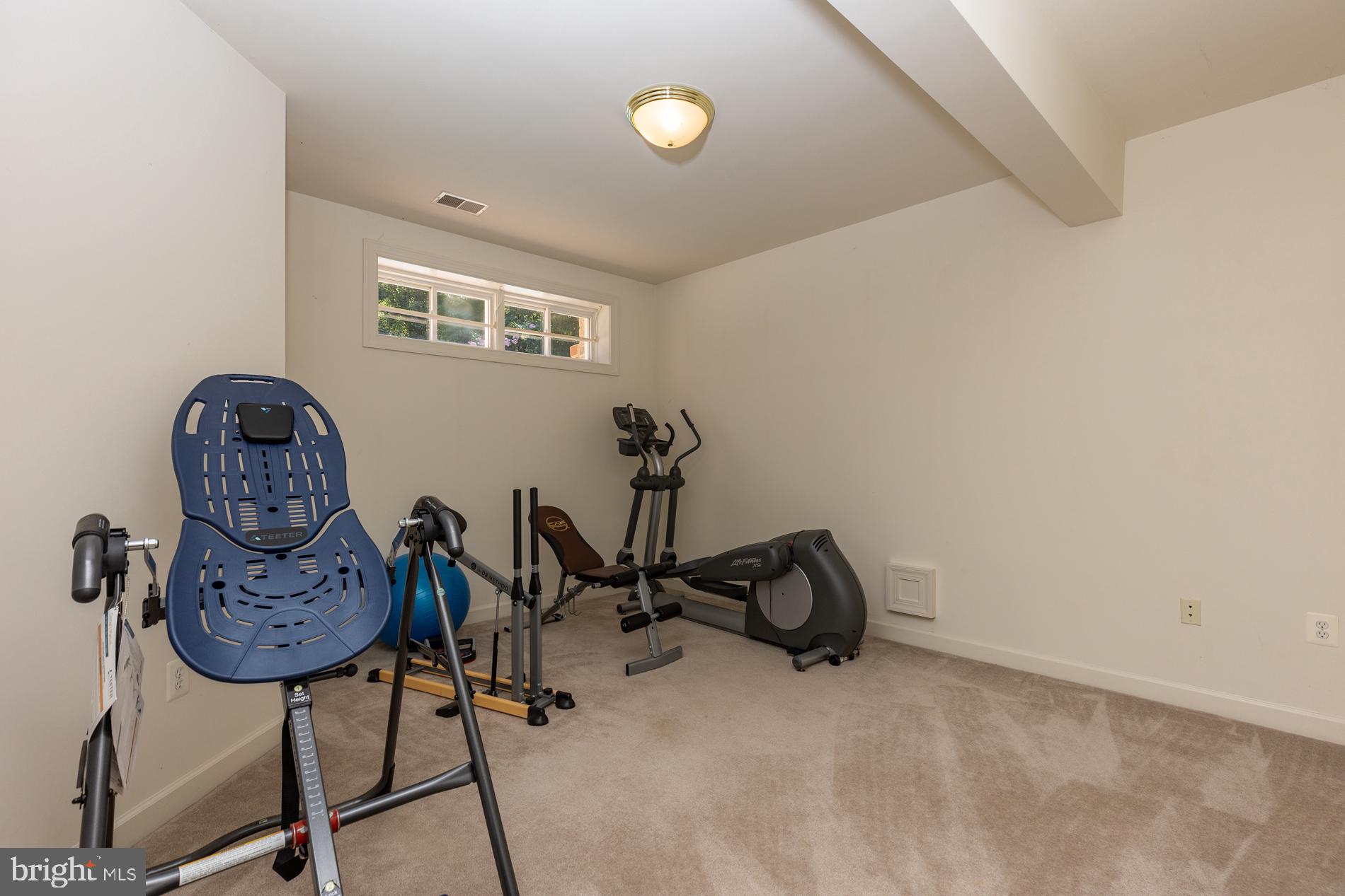 HUNTING HILLS - Residential