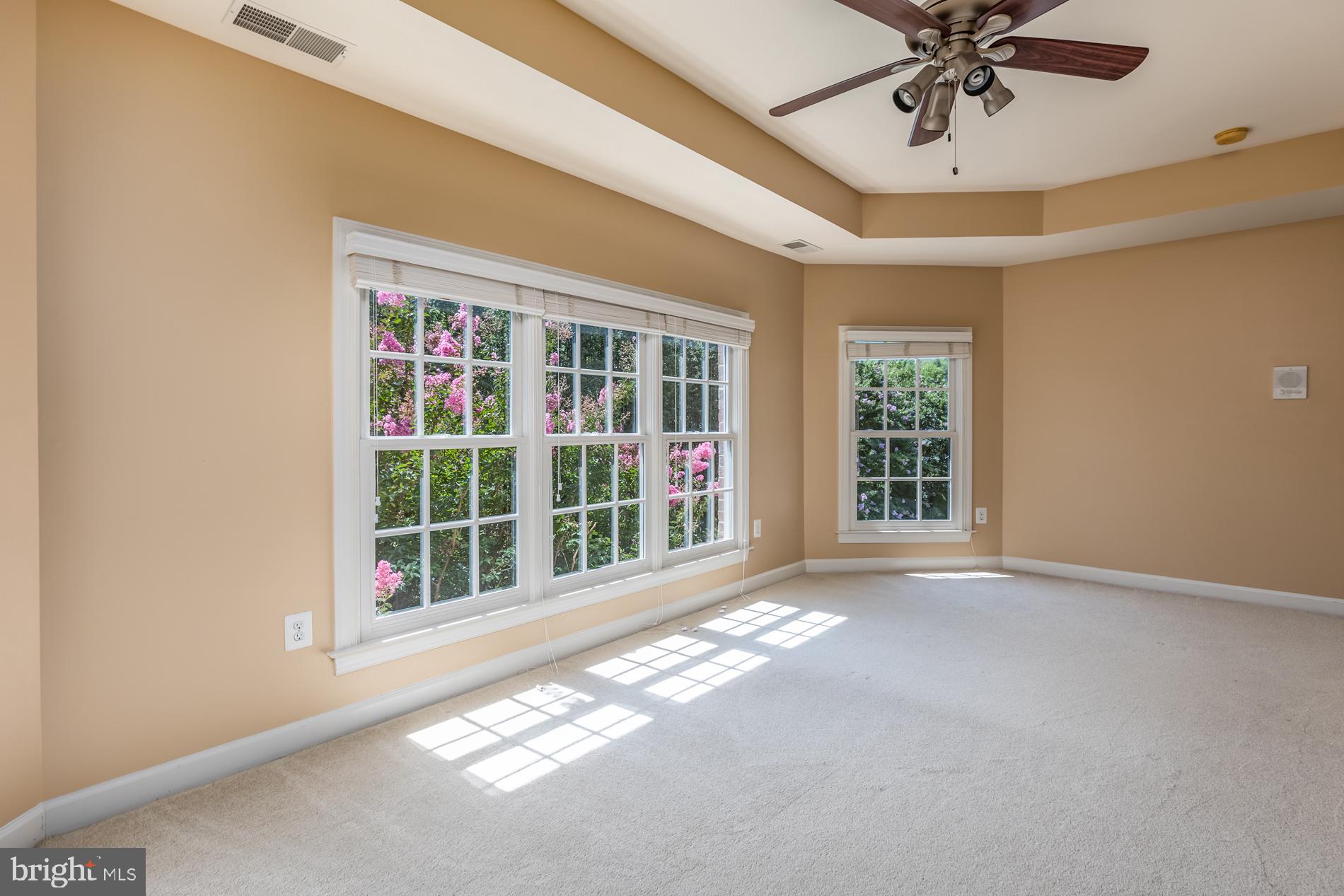 HUNTING HILLS - Residential