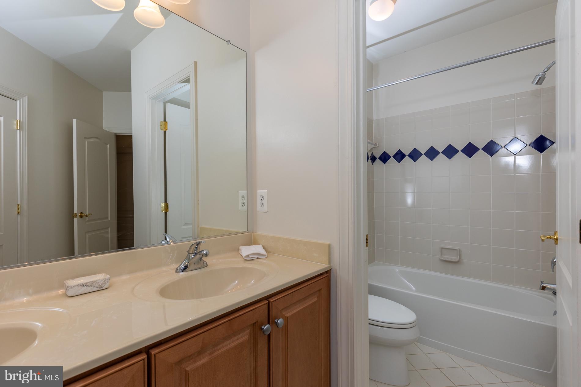 HUNTING HILLS - Residential