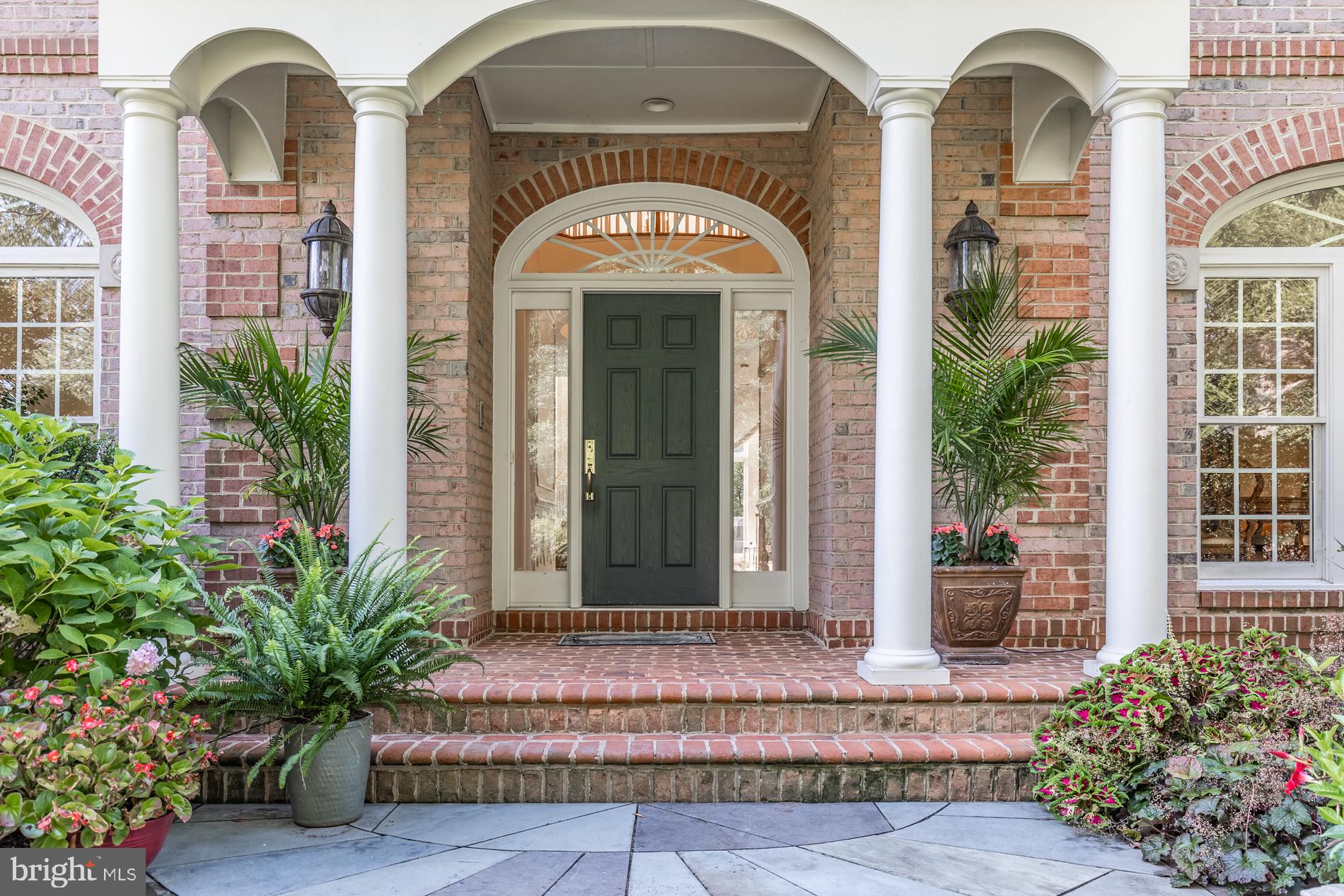 HUNTING HILLS - Residential