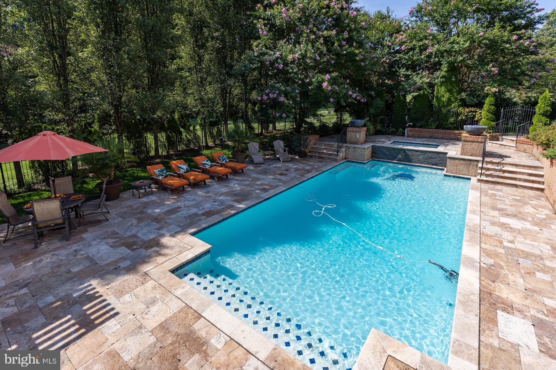 HUNTING HILLS - Residential