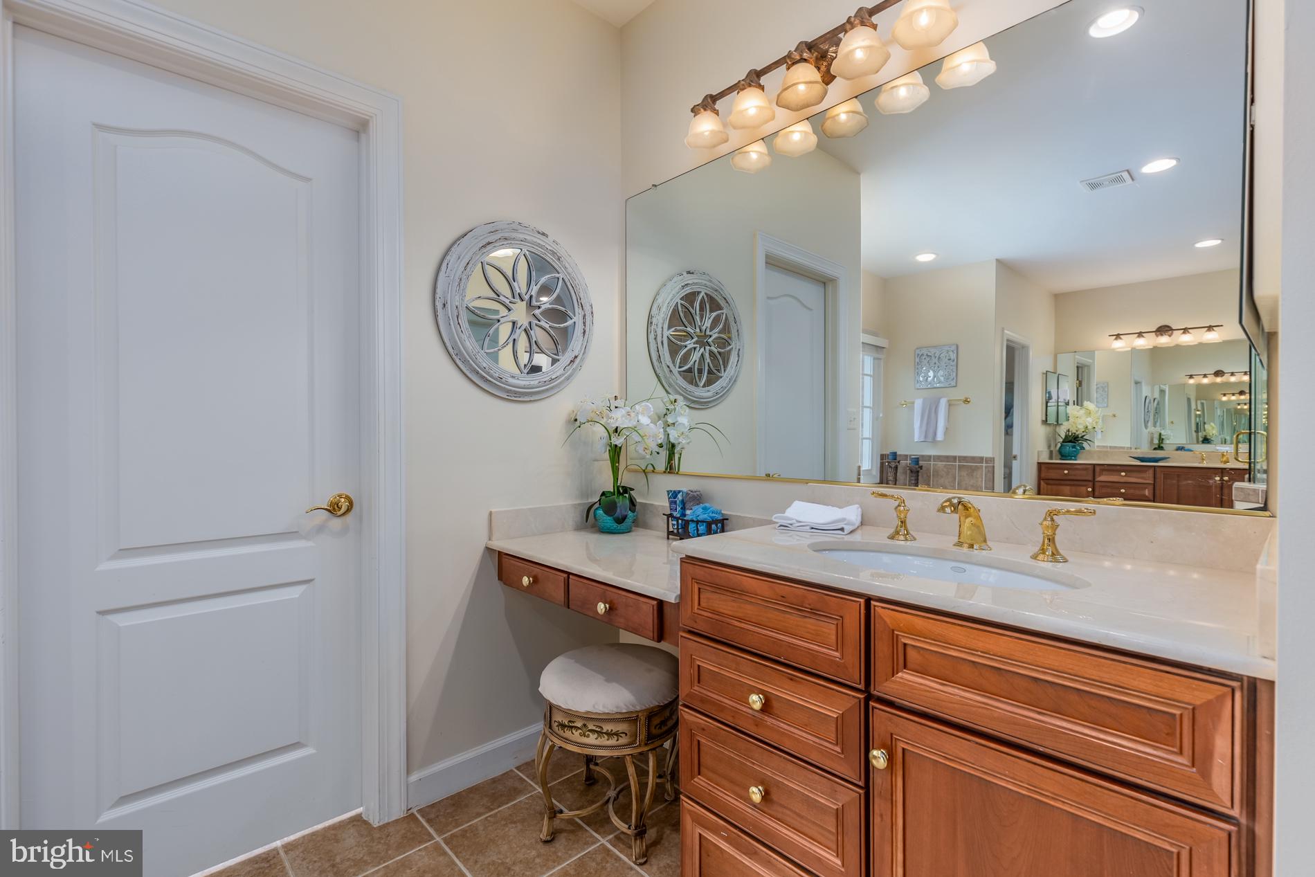 HUNTING HILLS - Residential