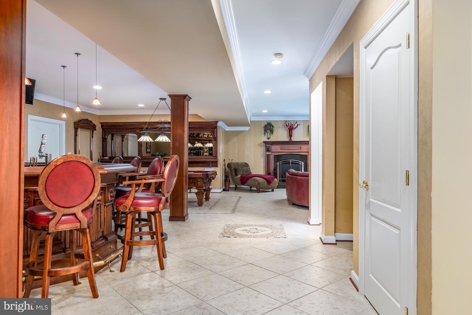 HUNTING HILLS - Residential