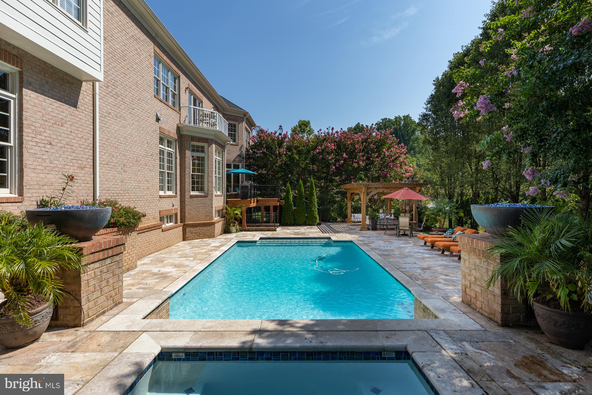 HUNTING HILLS - Residential