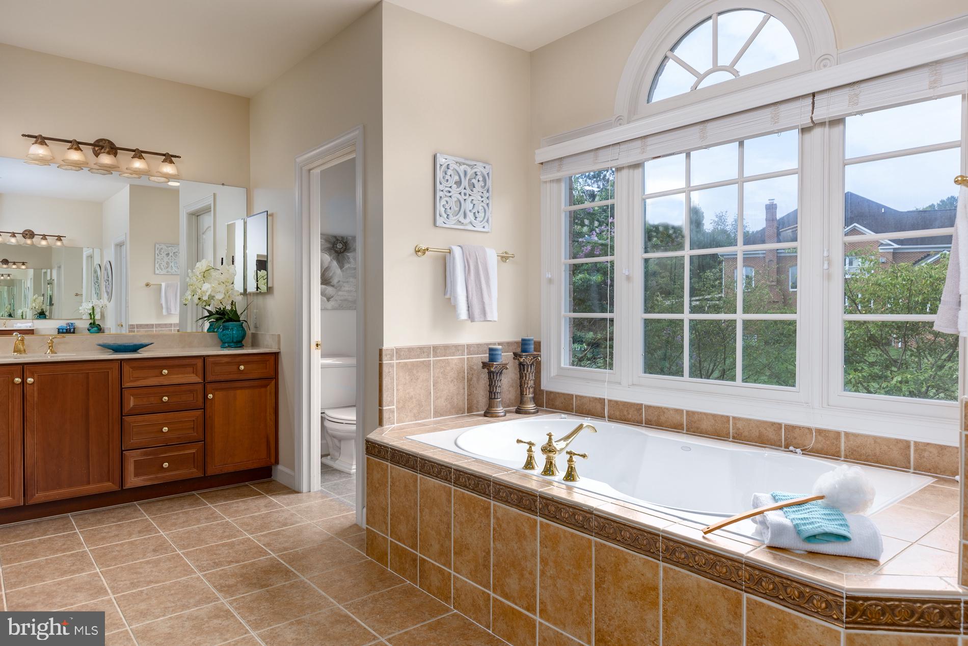 HUNTING HILLS - Residential