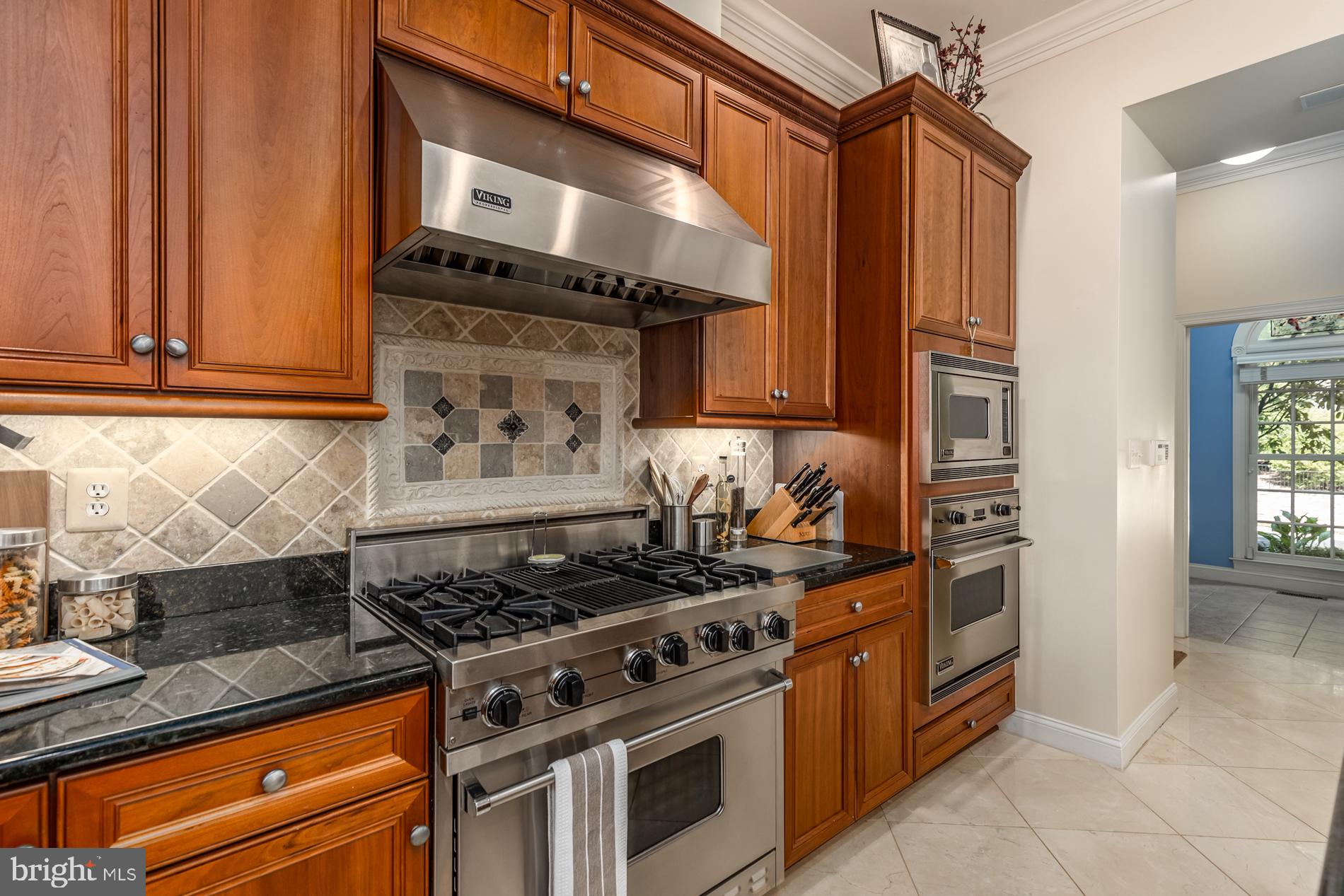 HUNTING HILLS - Residential