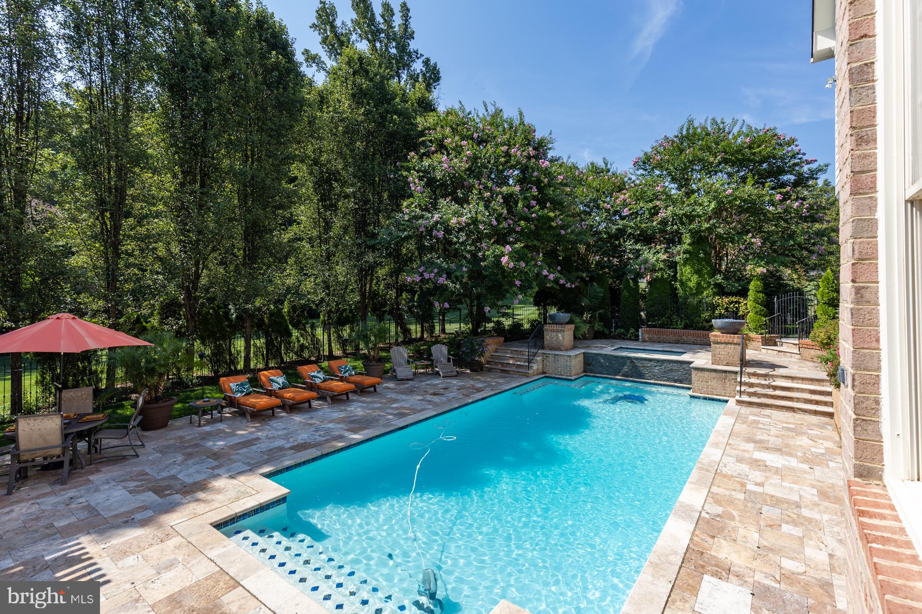 HUNTING HILLS - Residential